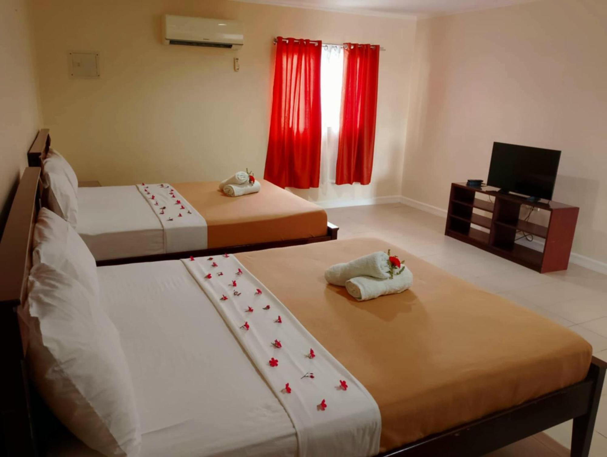 Villa Del Pueblo Inn Panglao Exterior photo